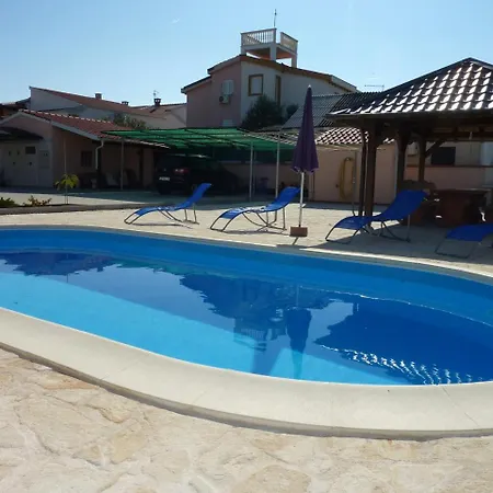 Queen - Private Pool - Sabunike Iii